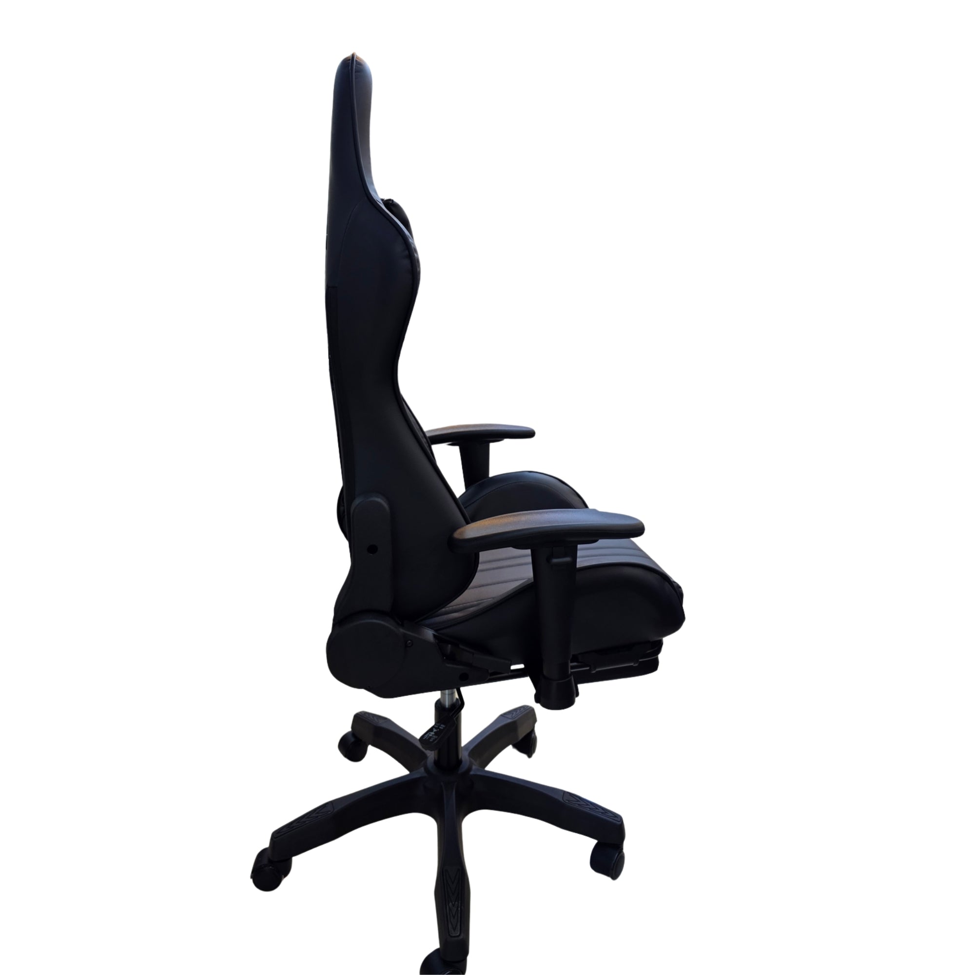 Furalux Gaming Chair with Footrest – Reclining Ergonomic Gaming Office Chair UAE