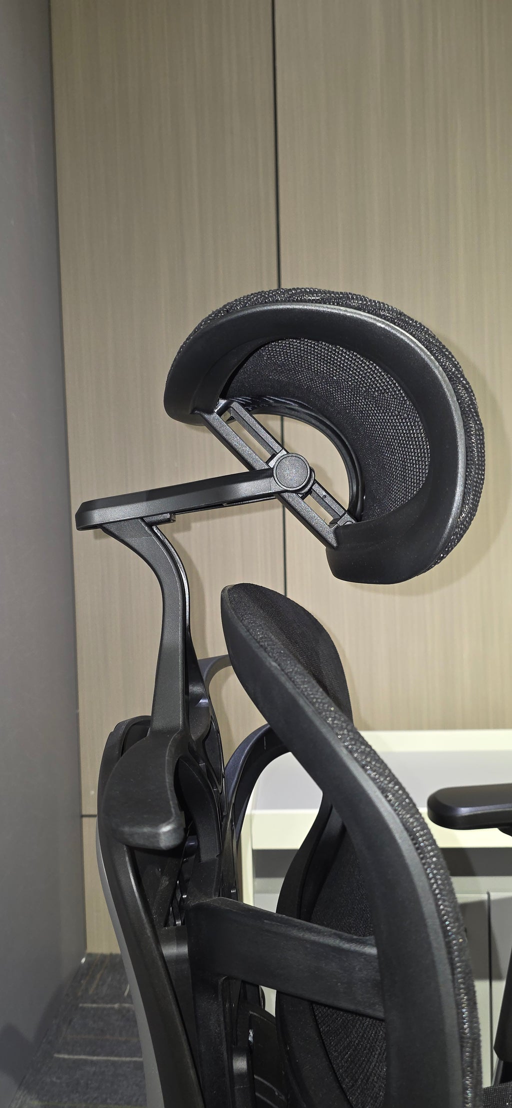 FURA ERGO PRO MAX- Premium Ergonomic Office Chair with Footrest (Up to 150 kg)